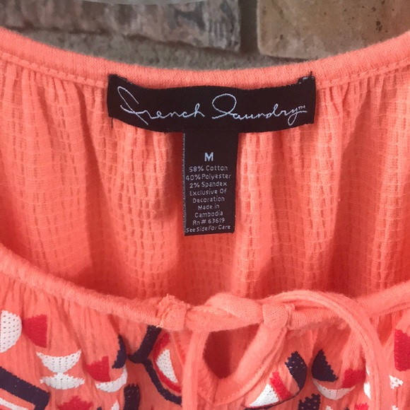 Beautiful shirt barely worn - Picture 2 of 2